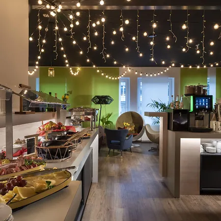 Greet Alexanderplatz 3* Berlijn