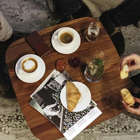 Greet Alexanderplatz Berlin