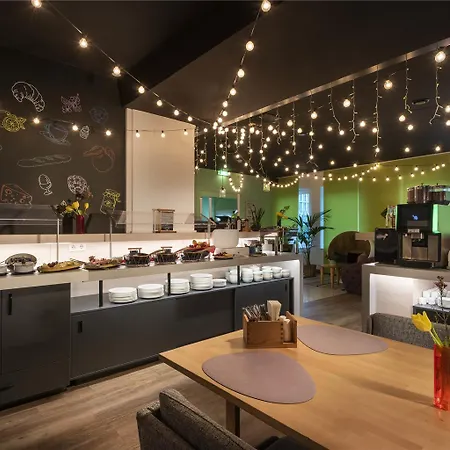 Greet Alexanderplatz Otel