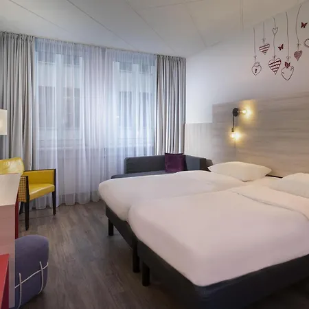 Greet Alexanderplatz 3*